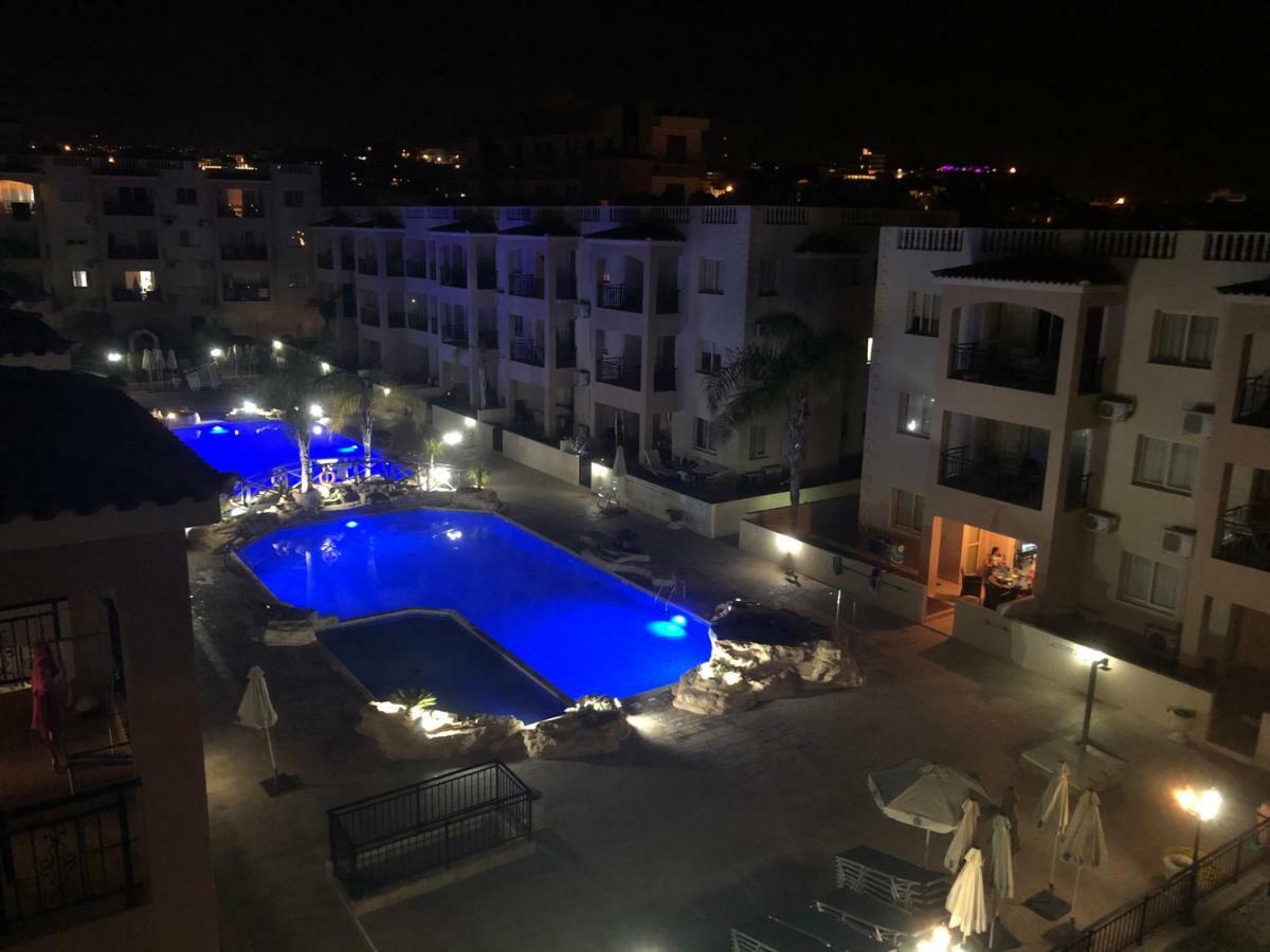 Royal Seacrest Apartment Paphos Exteriör bild