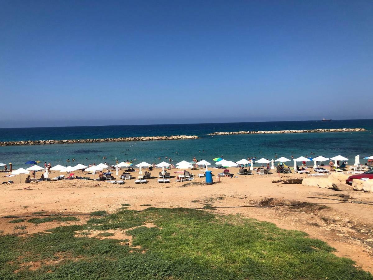 Royal Seacrest Apartment Paphos Exteriör bild